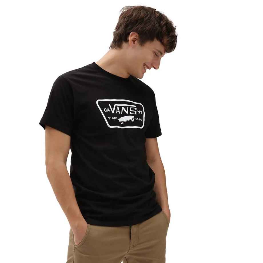 Camiseta Vans Full Patch Preto E Branco